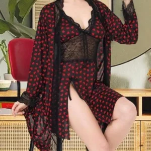 İzabel Kalp Desenli Dantelli Kısa Sabahlıklı Gecelik Takımı